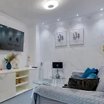 דירה Portucale ! Santa Clara Terrace & Jacuzzi ליסבון