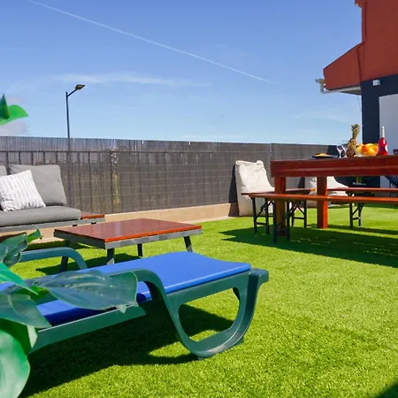 Portucale ! Santa Clara Terrace & Jacuzzi ליסבון