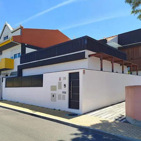 Portucale ! Santa Clara Terrace & Jacuzzi * Лиссабон