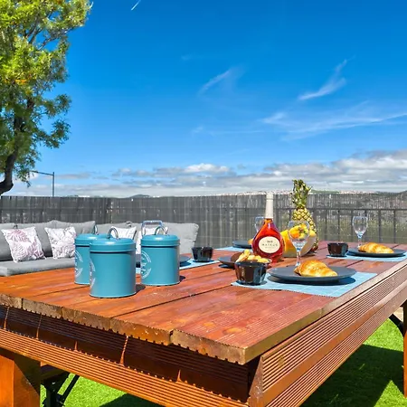 Portucale ! Santa Clara Terrace & Jacuzzi * Лісабон